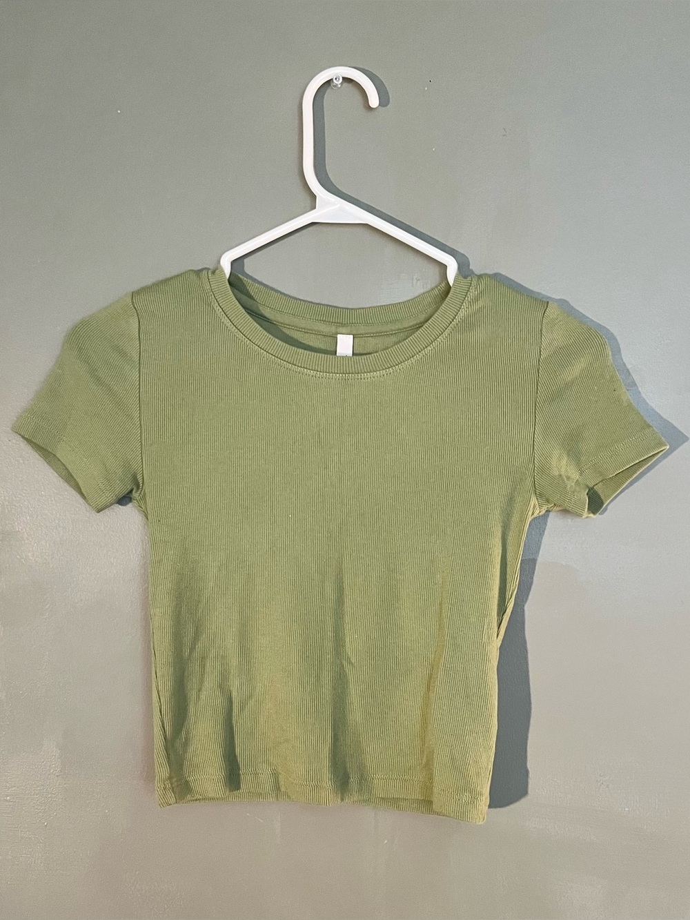 The Group by Babaton Short Sleeve Tee in Green Size XXS